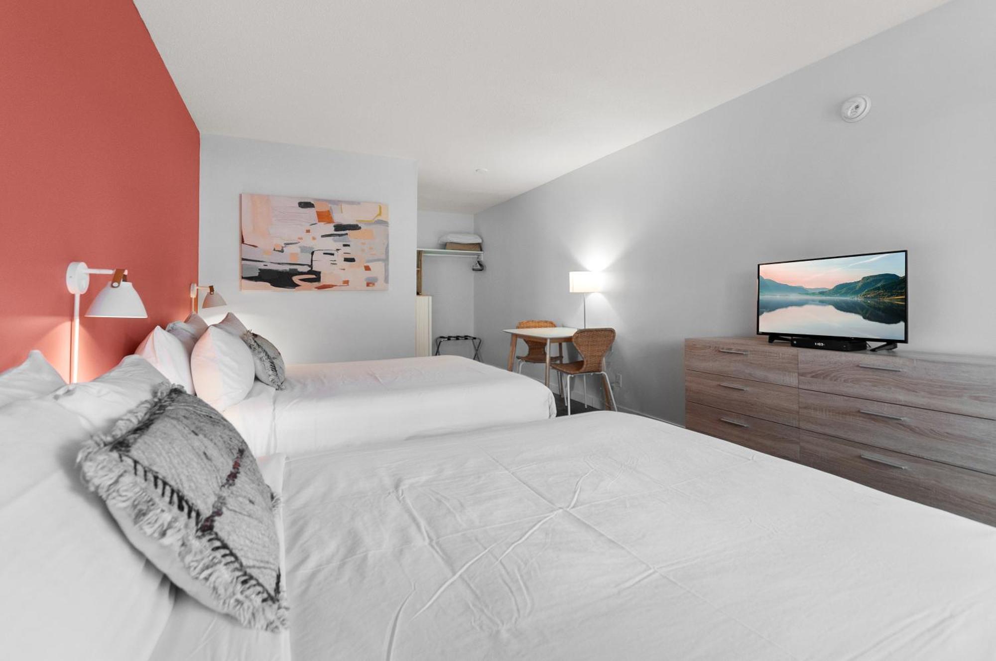 Okanagan Lakefront Resort 펜틱턴 외부 사진