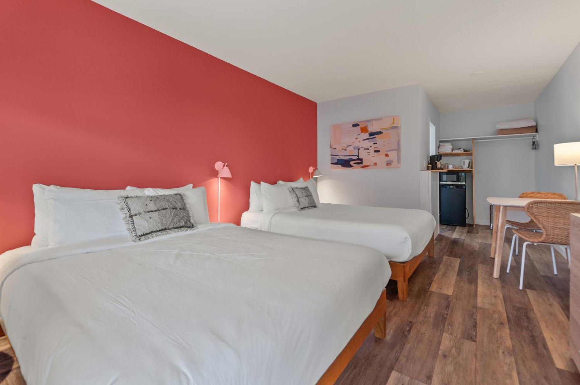 Okanagan Lakefront Resort 펜틱턴 외부 사진