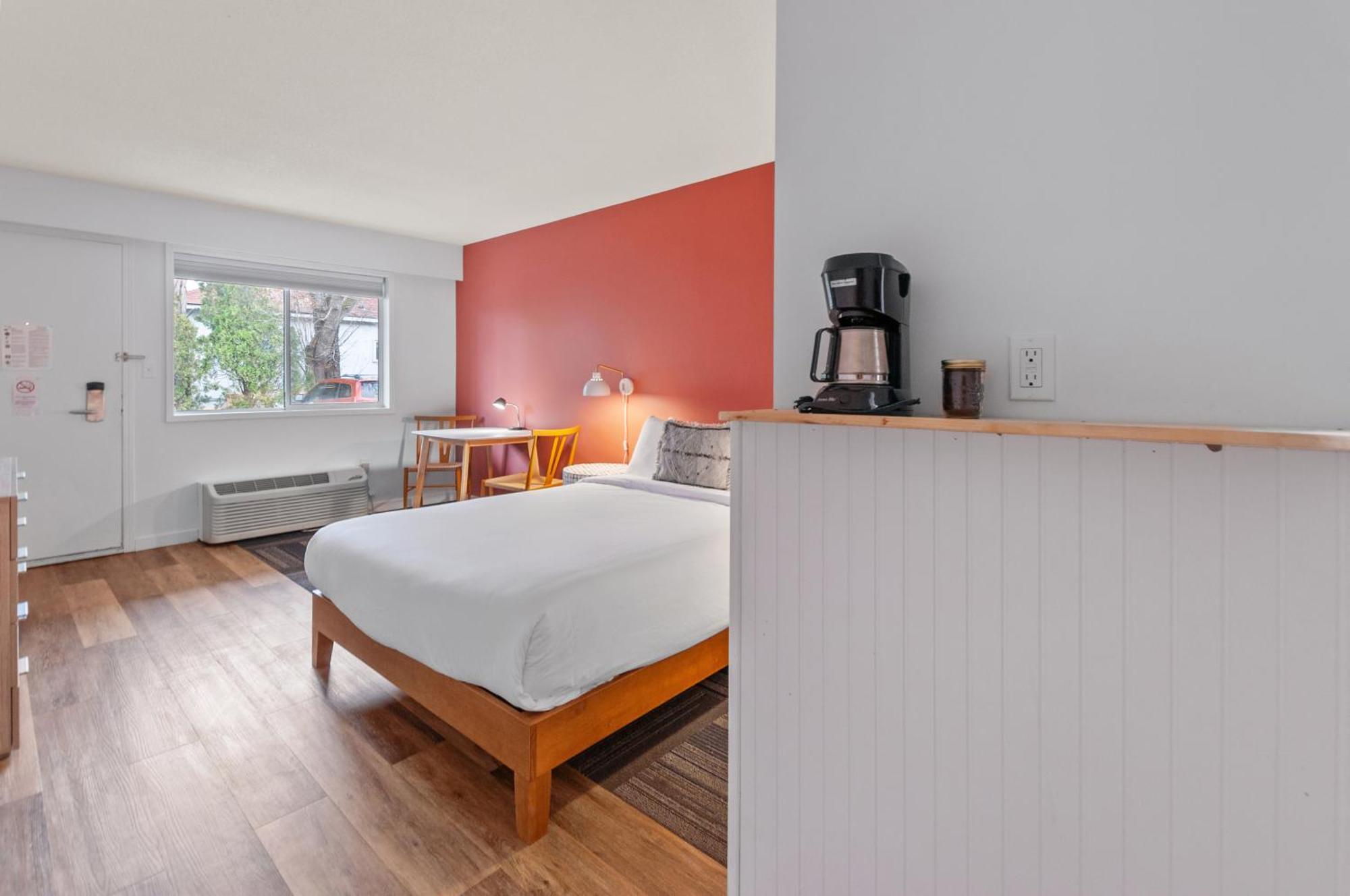 Okanagan Lakefront Resort 펜틱턴 외부 사진