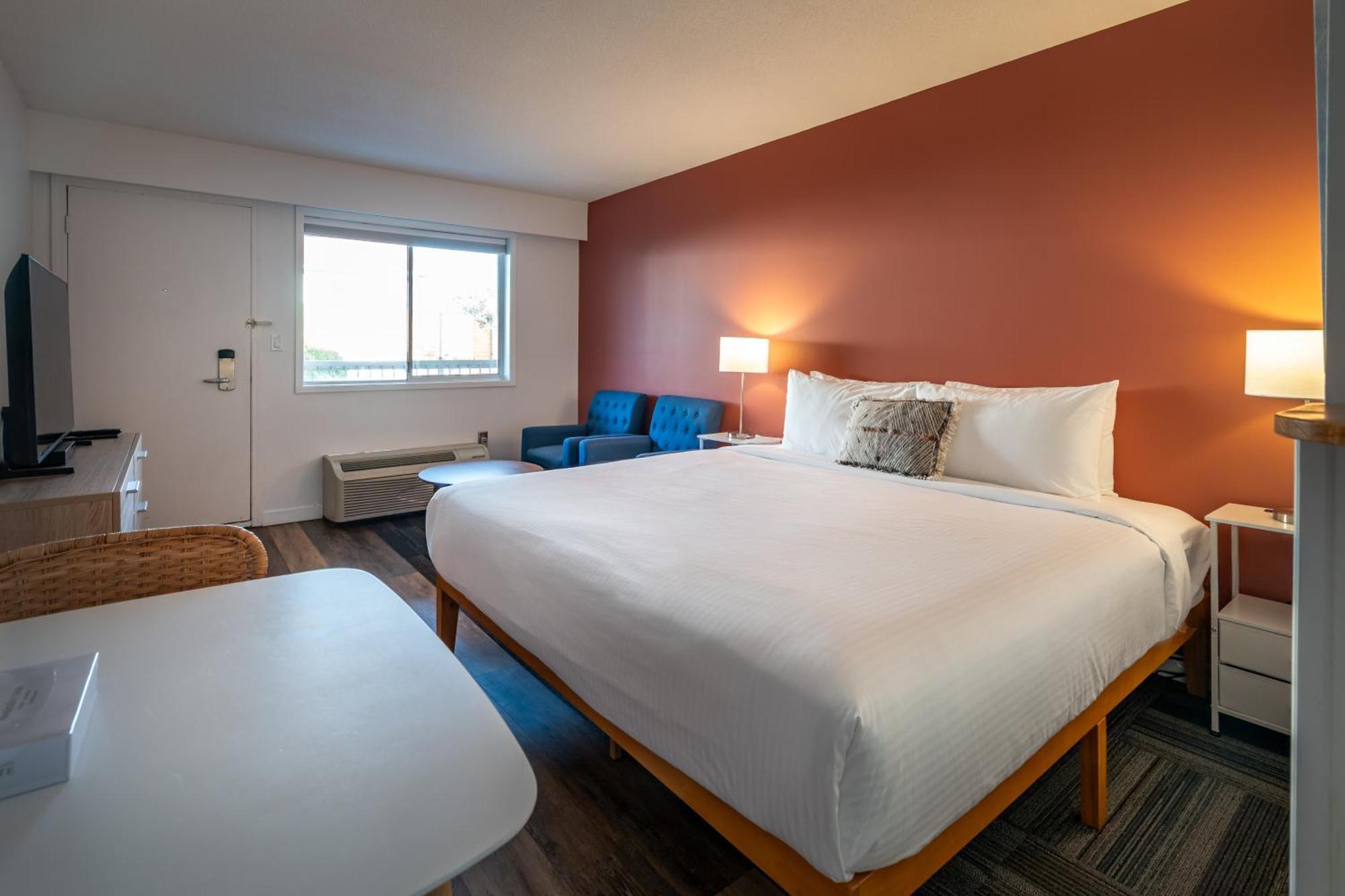 Okanagan Lakefront Resort 펜틱턴 외부 사진