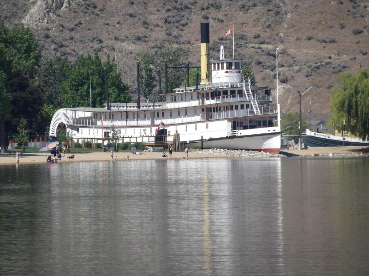 Okanagan Lakefront Resort 펜틱턴 외부 사진